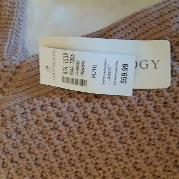 Womans Urbanology Sweater, knitted peachy Brown Color, Size XL, Side Details, - Picture 3 of 14
